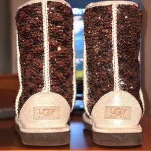 Uggs- Reversible sequin- Bronze and silver